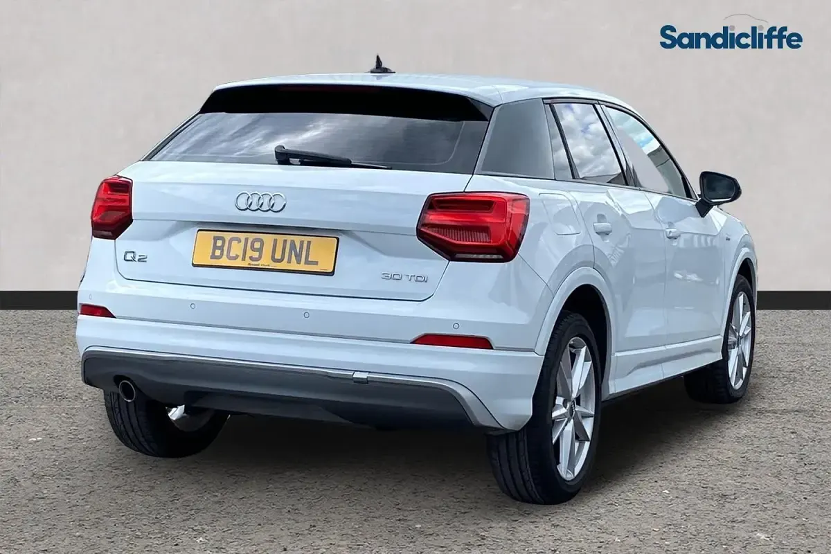 Używany Audi Q2 S-Line 116 KM (85 kW) 2019 Biały SUV