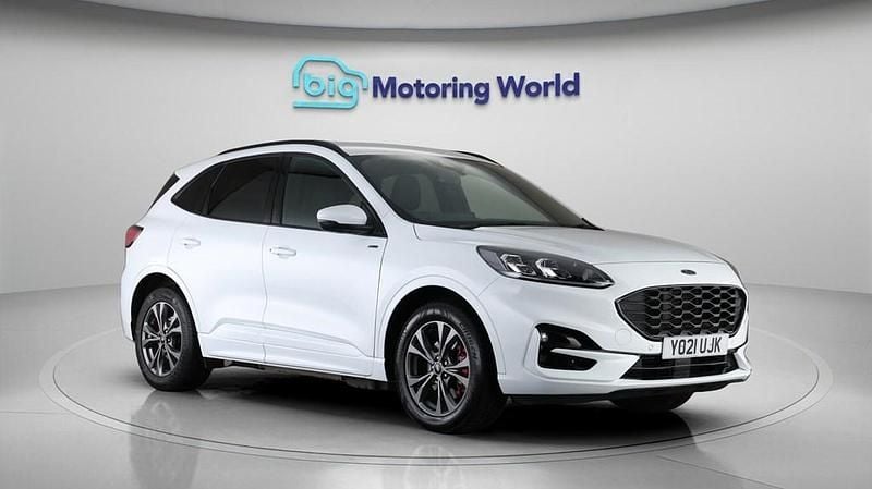 Used Ford Kuga ST-Line 225 HP (165 kW) 2021 White SUV
