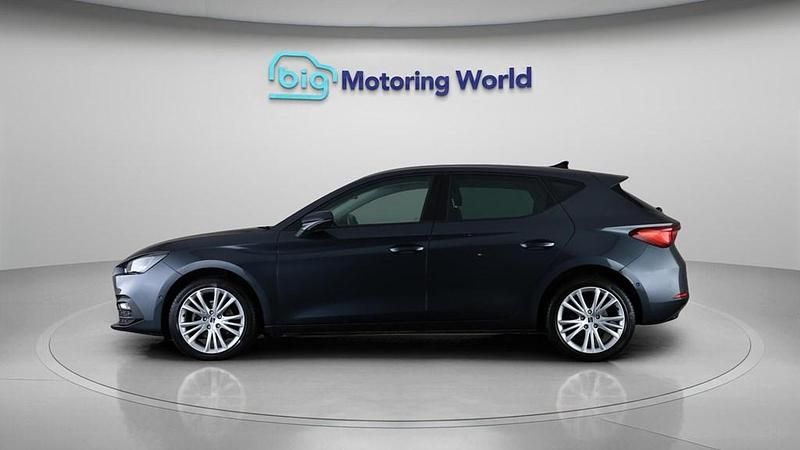 Used Seat Leon SE Dynamic 115 HP (84 kW) 2022 Grey Hatchback