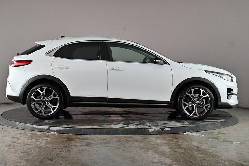 Used Kia XCeed 141 HP (103 kW) 2022 White SUV