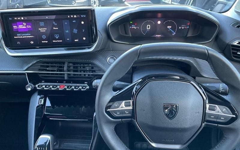 Used Peugeot 208 Allure 101 HP (74 kW) 2025 Blue Hatchback