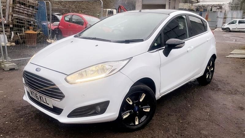 Used Ford Fiesta Zetec 2016 White Hatchback