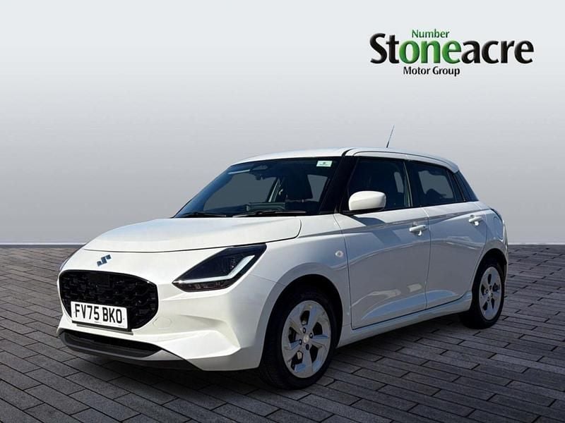 Used Suzuki Swift 82 HP (60 kW) 2025 White Hatchback