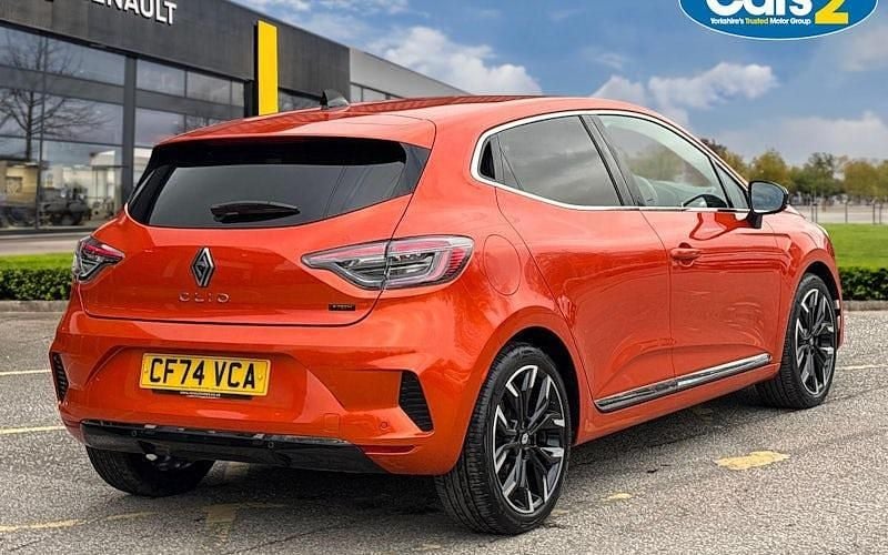 Used Renault Clio V Techno 143 HP (105 kW) 2024 Orange Hatchback
