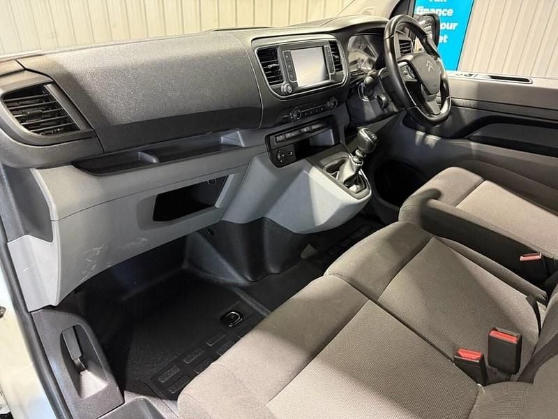 Używany Citroën Dispatch 2023 Biały Minivan