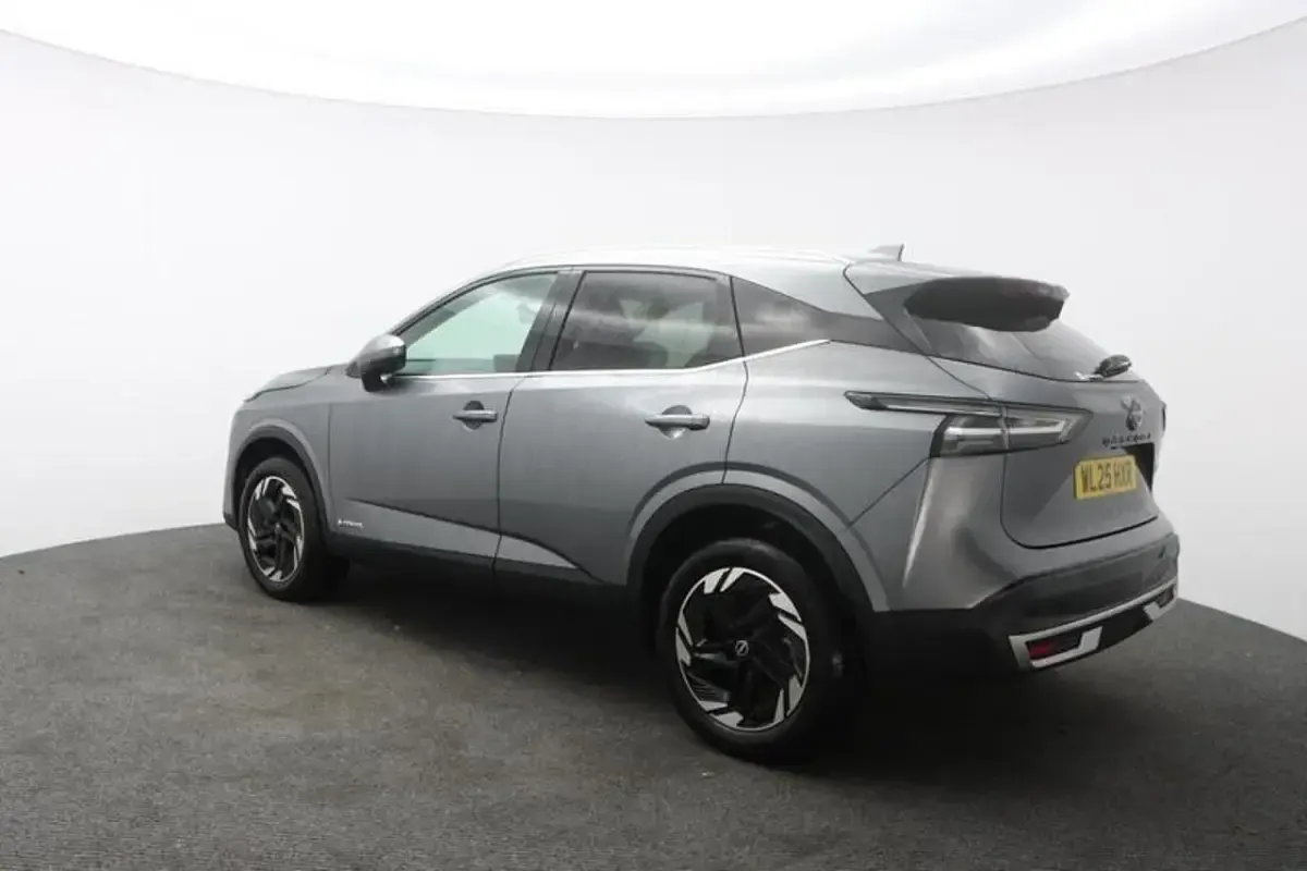 Used Nissan Qashqai N-Connecta 190 HP (139 kW) 2025 Black SUV