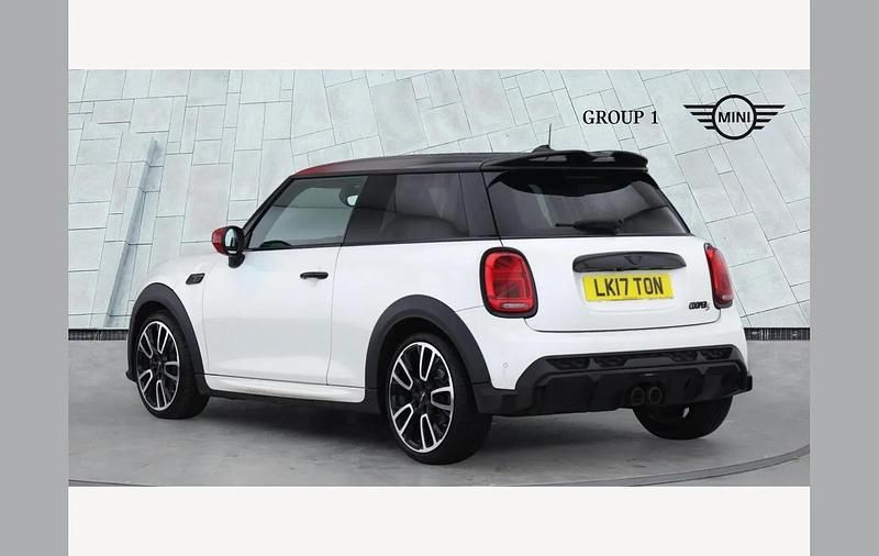 Gebraucht Mini Cooper S Hatch 188 PS (138 kW) 2023 Weiß Kleinwagen