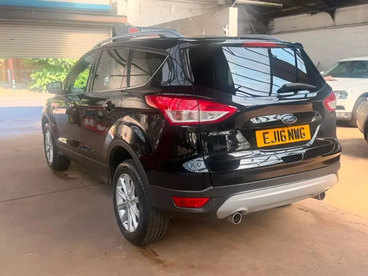 Used Ford Kuga Titanium 180 HP (132 kW) 2016 Black SUV