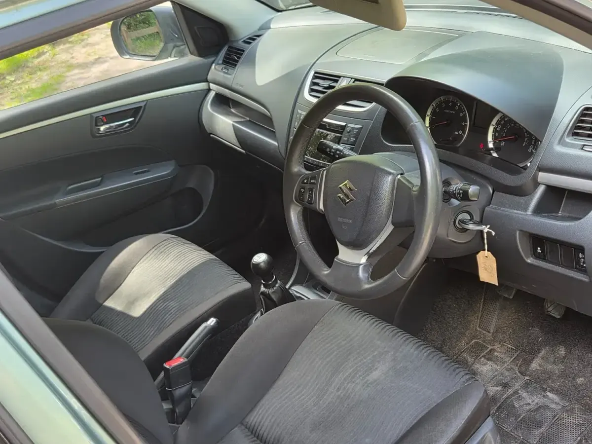 Used Suzuki Swift 2012 Green Hatchback