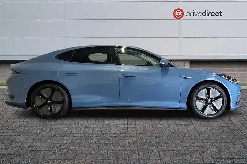 Usado MG IM5 300 kW (408 CV) 2026 Azul Utilitario