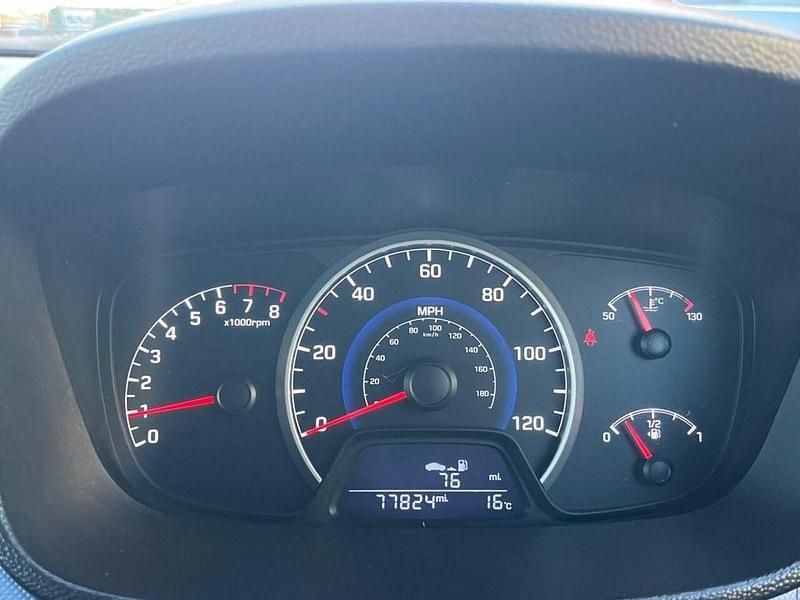 Used Hyundai i10 Premium 2015 White Hatchback