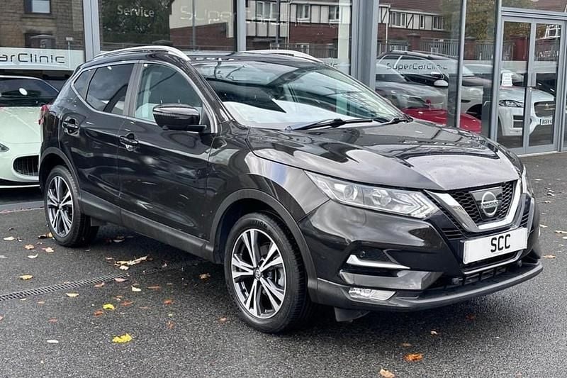 Black Used 2017 Nissan Qashqai N-Connecta SUV | £11,500 (Fair price) - Image 1/1