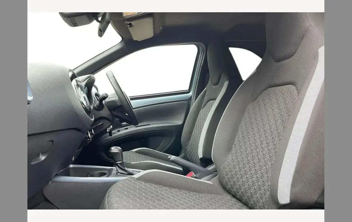 Used Toyota Aygo X 71 HP (52 kW) 2025 Grey SUV