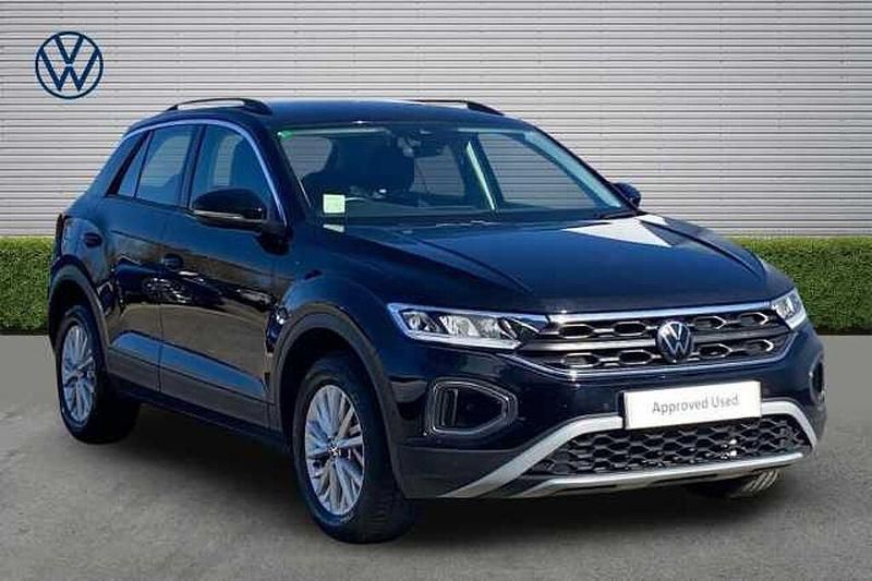 Used VW T-Roc Life 150 HP (110 kW) 2023 Black SUV