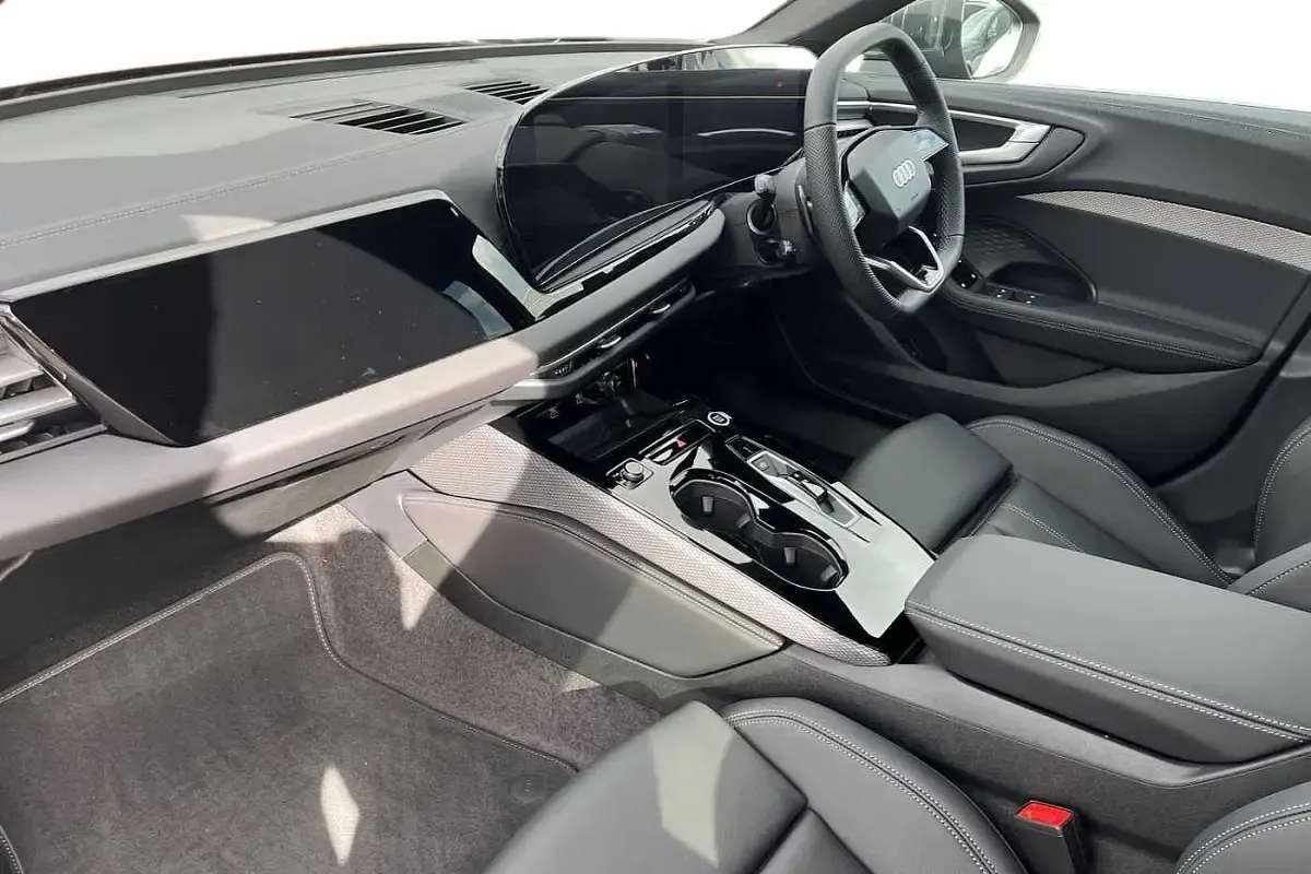 Używany Audi A5 S-Line 2026 Szary Kombi