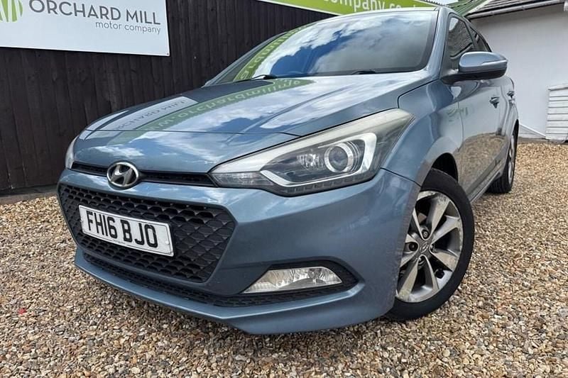 Blue Used 2016 Hyundai i20 Premium Hatchback | £6,895 (Fair price) - Image 1/1