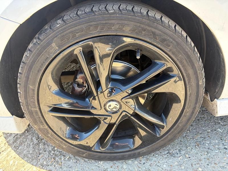 Second-hand Vauxhall Corsa SRi 2016 Alb Hatchback