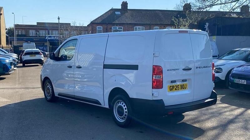 Used Peugeot Expert 143 HP (105 kW) 2025 White Van