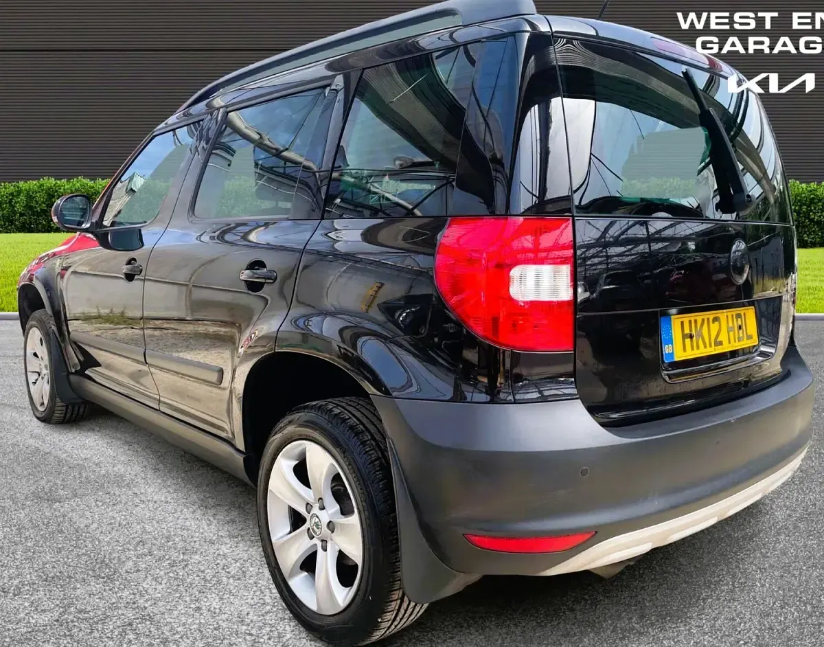 Used Skoda Yeti GreenLine 105 HP (77 kW) 2012 Black SUV