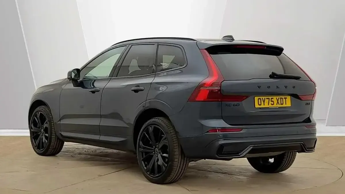 Used Volvo XC60 Plus 250 HP (183 kW) 2025 Blue SUV
