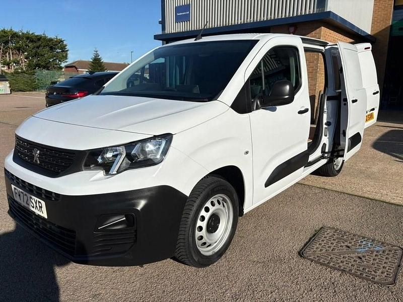 Used Peugeot Partner Premium 2022 White MPV