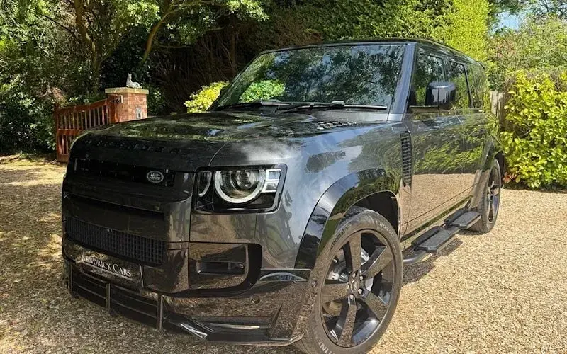 Used Land Rover Defender HSE Dynamic 300 HP (220 kW) 2023 SUV