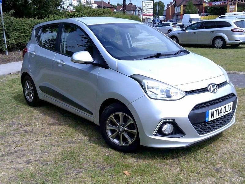 Silver Used 2014 Hyundai i10 Premium Hatchback | £3,995 (Fair price) - Image 1/4