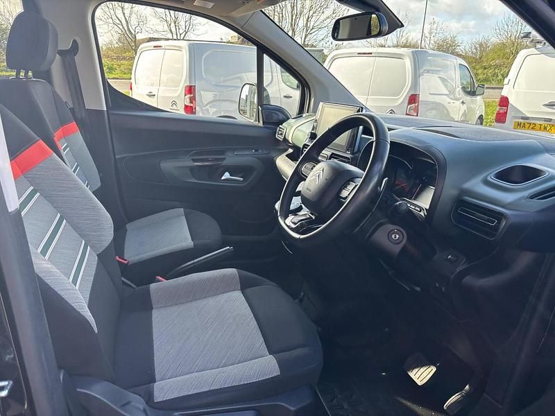 Gebraucht Citroën Berlingo XTR 131 PS (96 kW) 2023 Schwarz Van / Kleinbus