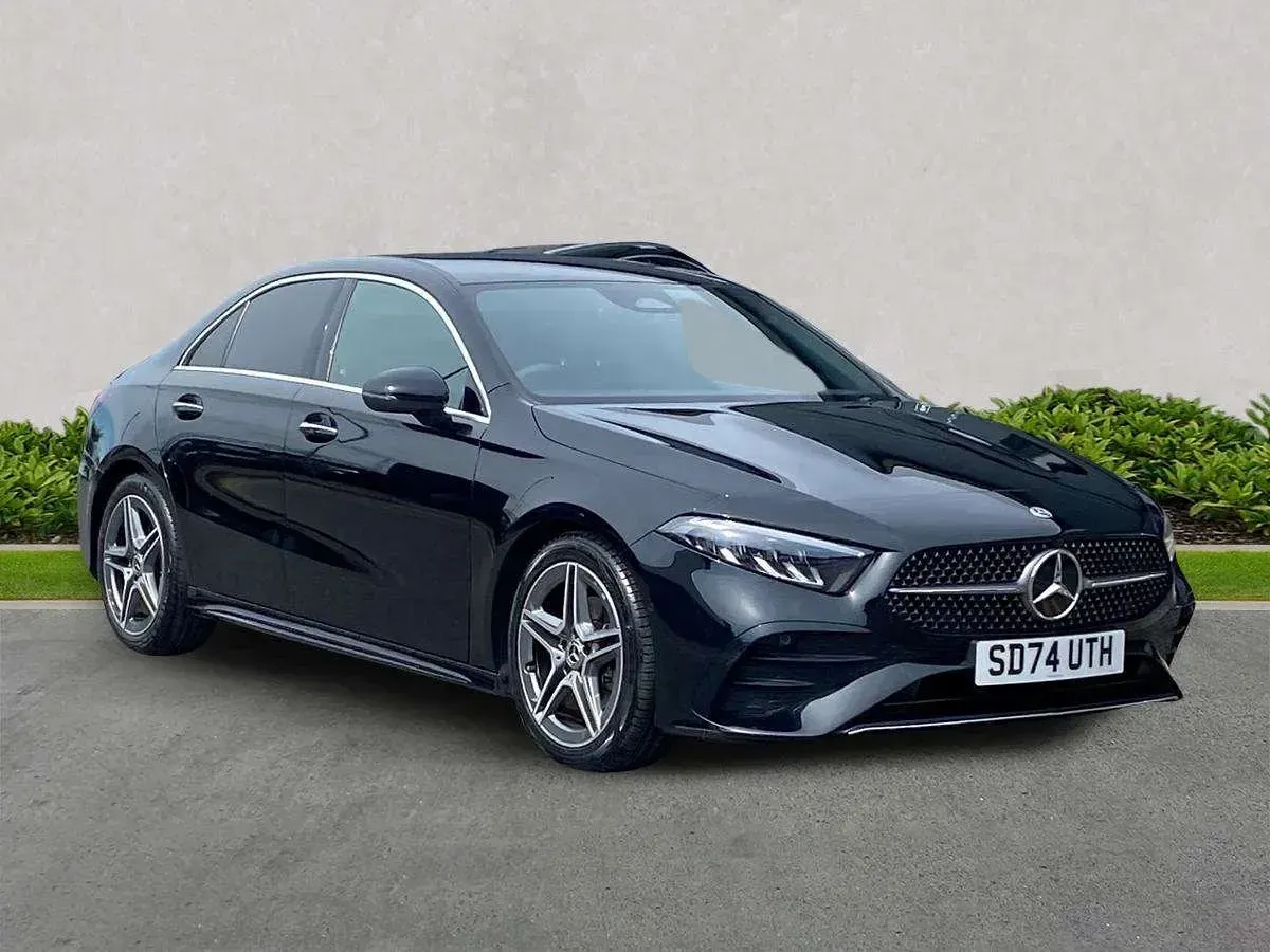 Begagnad Mercedes A200 Executive 2024 Svart Sedan