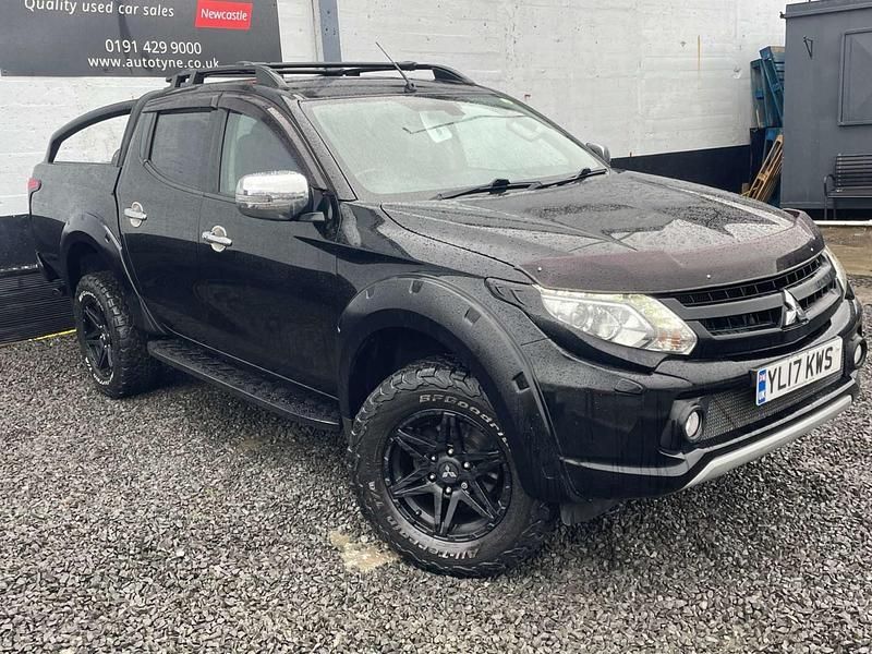 Used Mitsubishi L200 181 HP (133 kW) 2017 Black Pickup