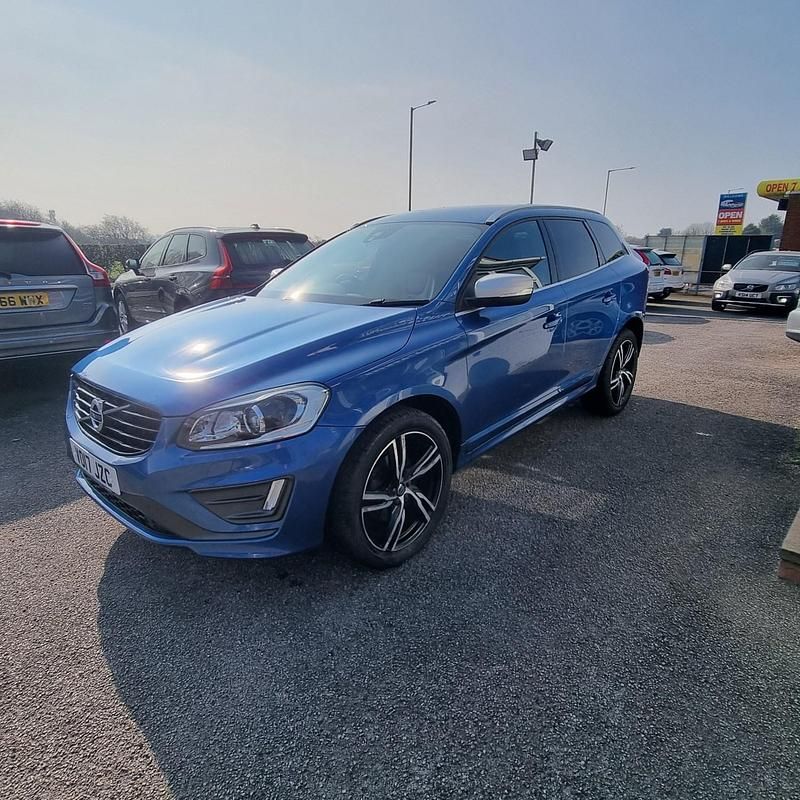 Used Volvo XC60 R-Design 220 HP (161 kW) 2017 Blue SUV