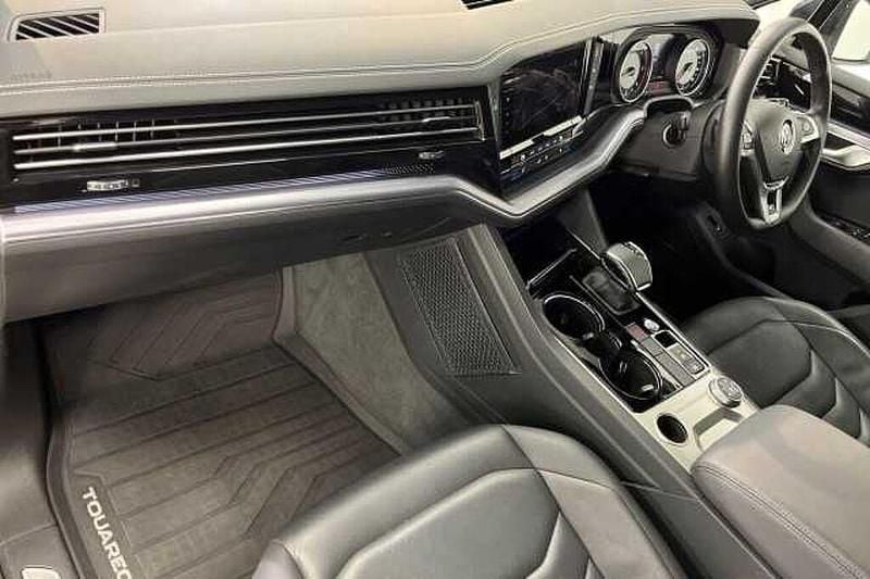 Used VW Touareg R-line 286 HP (210 kW) 2019 Tamarind brown SUV