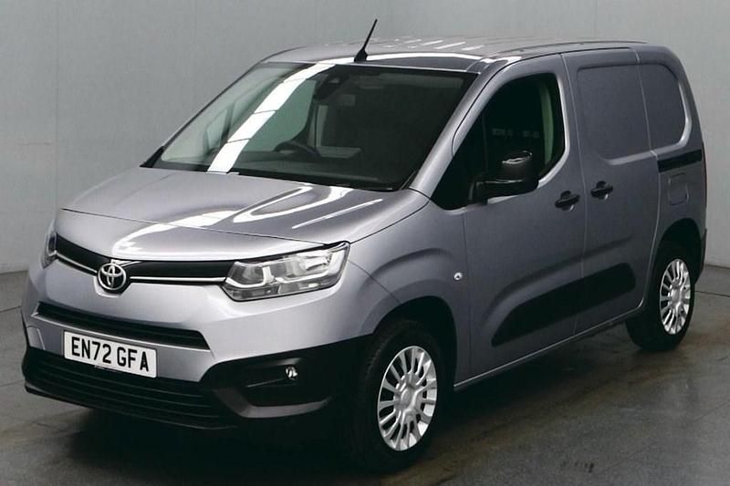 Used Toyota Proace 100 HP (73 kW) 2023 Grey MPV