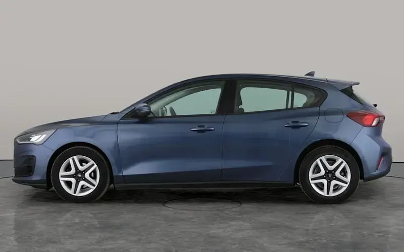 Used Ford Focus Trend 125 HP (91 kW) 2022 Blue Hatchback