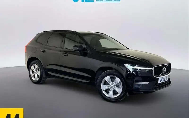 Used Volvo XC60 Momentum 250 HP (183 kW) 2021 SUV