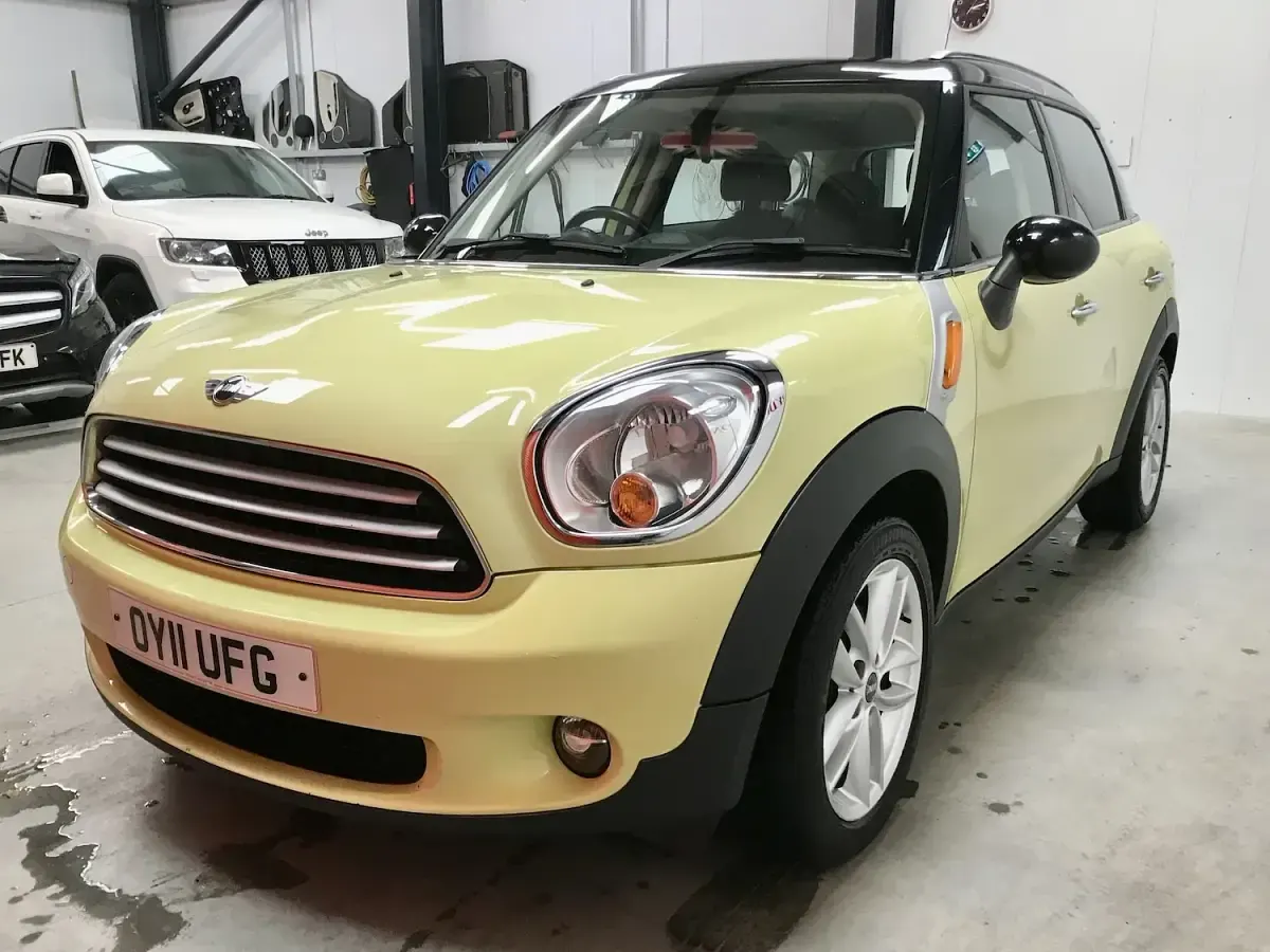 Used Mini Cooper D 2011 Yellow Hatchback