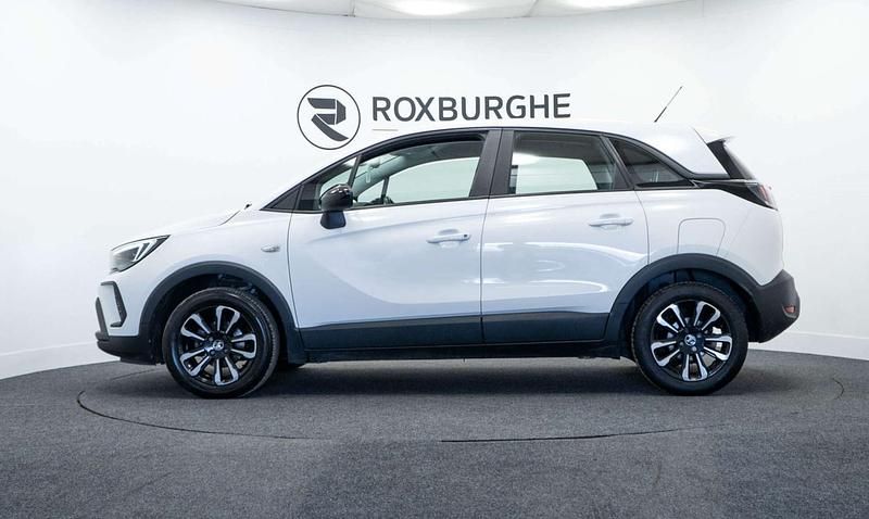 Used Vauxhall Crossland Design Edition 83 HP (61 kW) 2022 White SUV