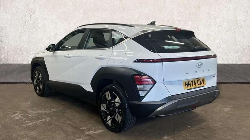Used Hyundai Kona Advanced 141 HP (103 kW) 2024 White SUV