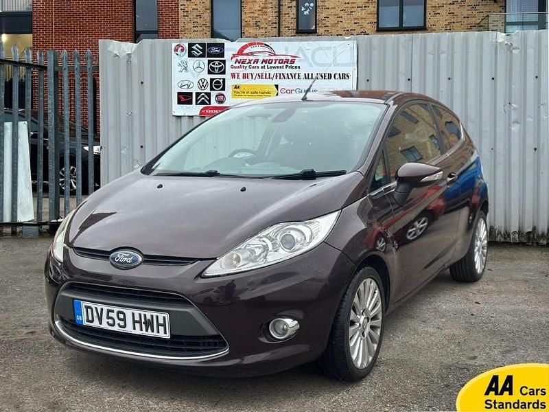 Used Ford Fiesta Titanium 94 HP (69 kW) 2009 Red Hatchback