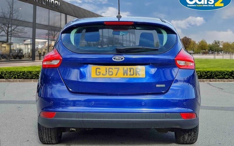 Used Ford Focus Titanium 125 HP (91 kW) 2017 Blue Hatchback