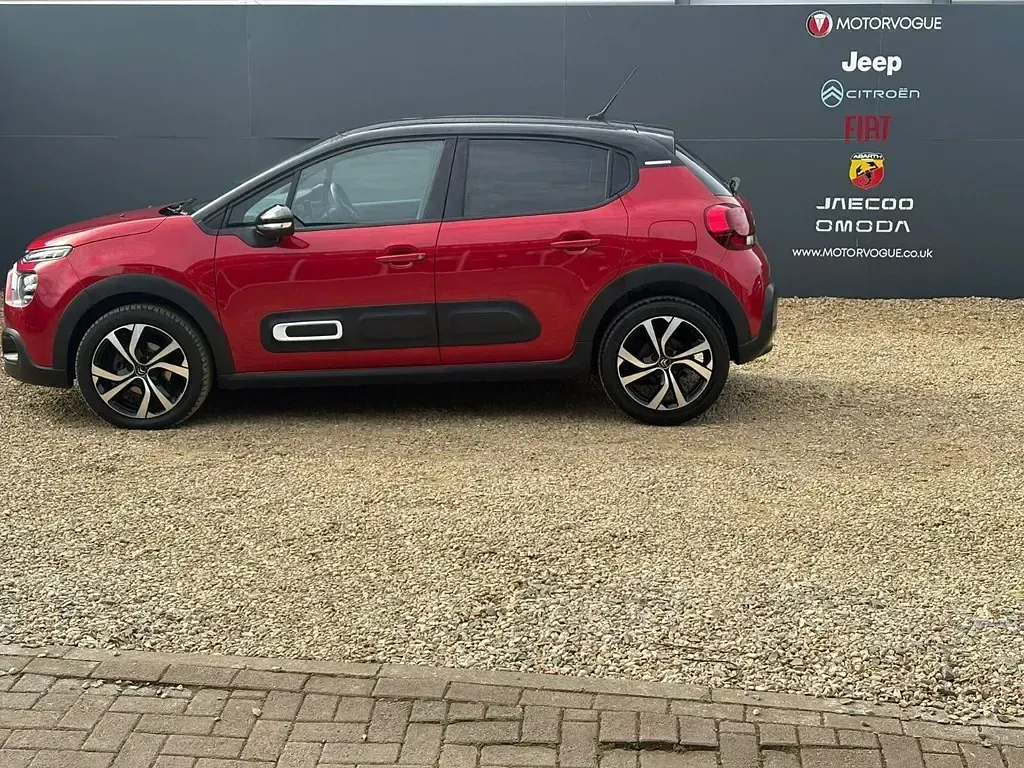 Used Citroën C3 Shine 102 HP (75 kW) 2022 Red Hatchback