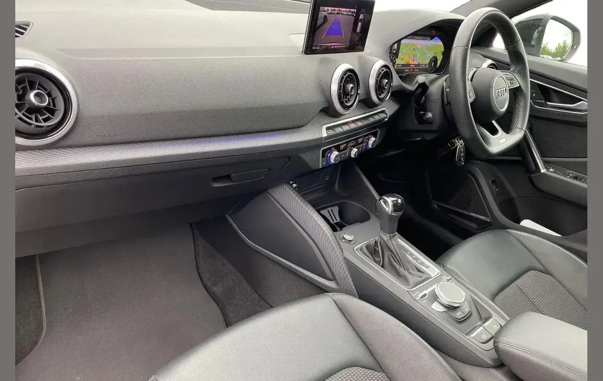 Used Audi Q2 Black Edition 147 HP (108 kW) 2021 White SUV