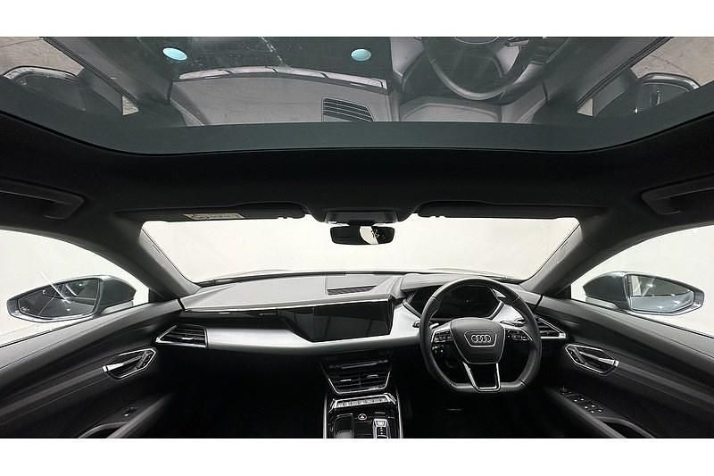 Used Audi e-tron GT quattro Sport 389 kW (530 HP) 2023 Daytona grey Sedan