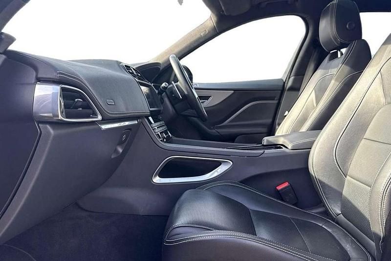Used Jaguar F-Pace Chequered Flag 180 HP (132 kW) 2019 Grey SUV