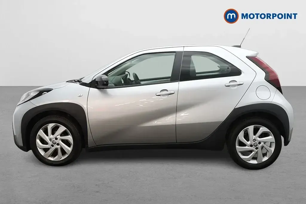Used Toyota Aygo X PURE 2023 Silver SUV