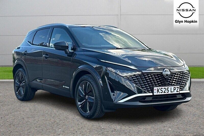Black New 2025 Nissan Qashqai Tekna SUV | £35,642 - Image 1/4