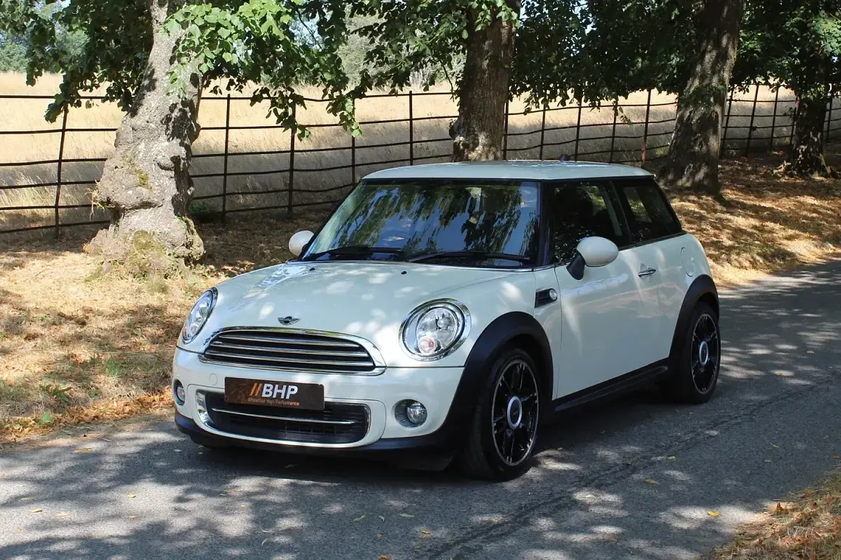 Used Mini Cooper Hatch 2013 White Hatchback