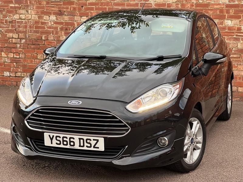 Black Used 2016 Ford Fiesta Zetec Hatchback | £5,690 (Good price) - Image 1/4