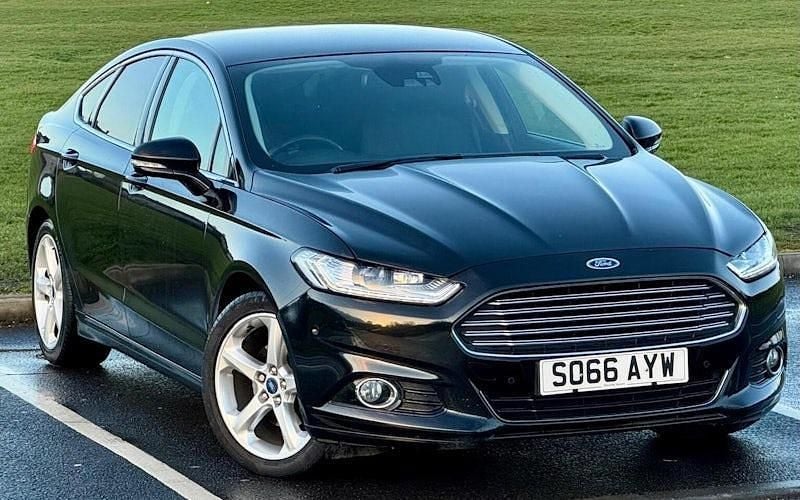 Used Ford Mondeo Titanium 150 HP (110 kW) 2017 Black Hatchback