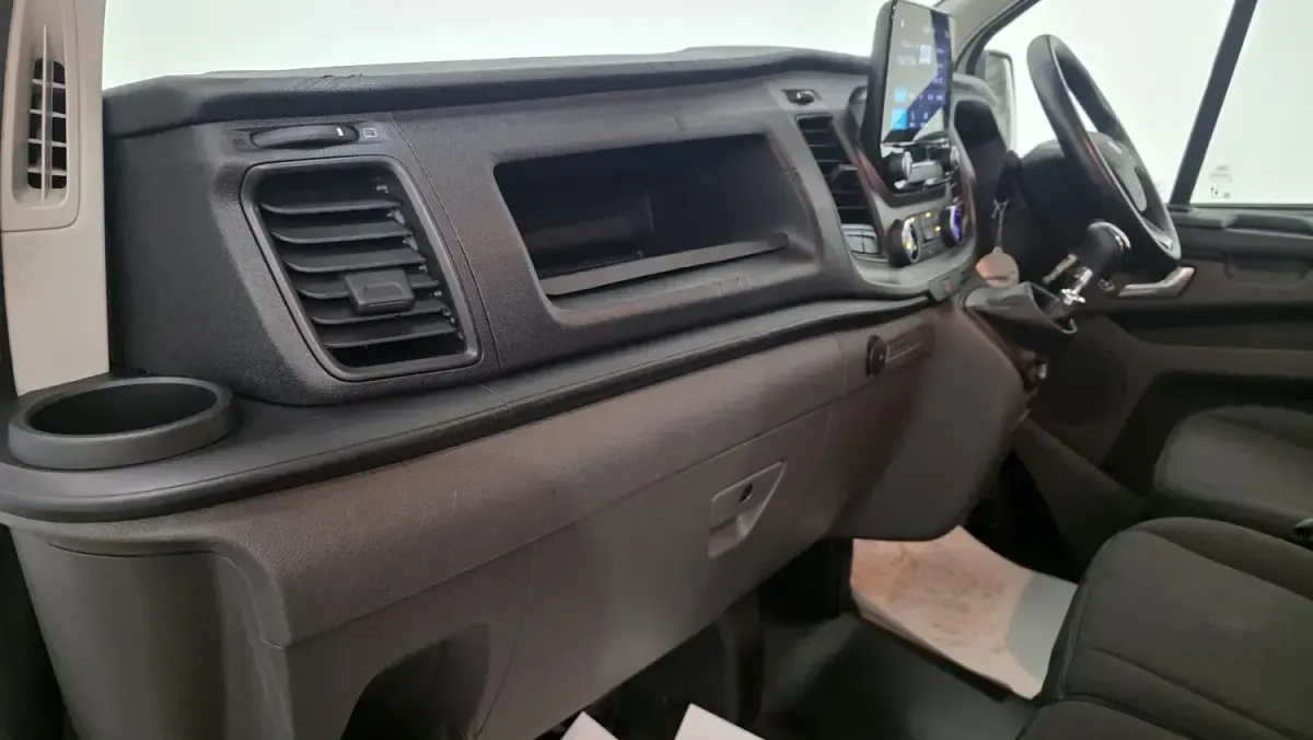 Usado Ford Transit Custom Trend 130 CV (95 kW) 2022 Blanco Van